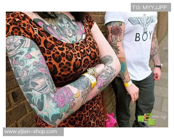 足球明星背部纹身艺术揭秘展现个性与荣耀的完美结合